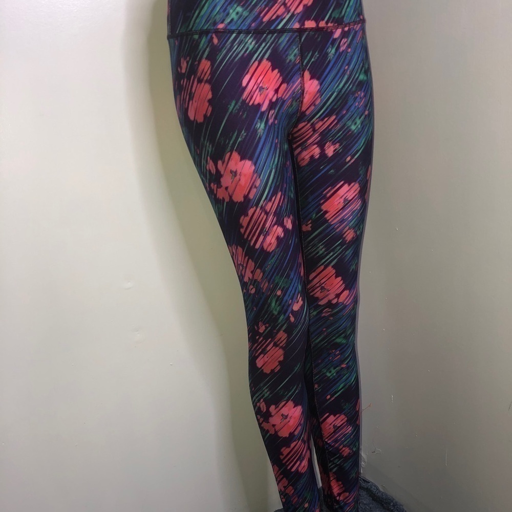 Beautiful Fabletics - Picture 7 of 11